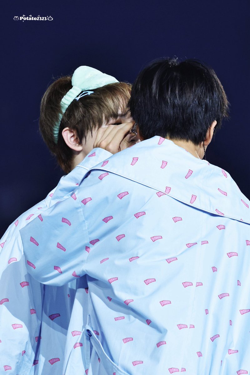 potato_jc2323's tweet photo. 260823 
🤭🫣
#CHENLE #JISUNG #辰乐 #지성 #천러 #천지 #지천 #CHENJI #JICHEN #NCT #NCTDREAM https://t.co/wthUgT3ZEA