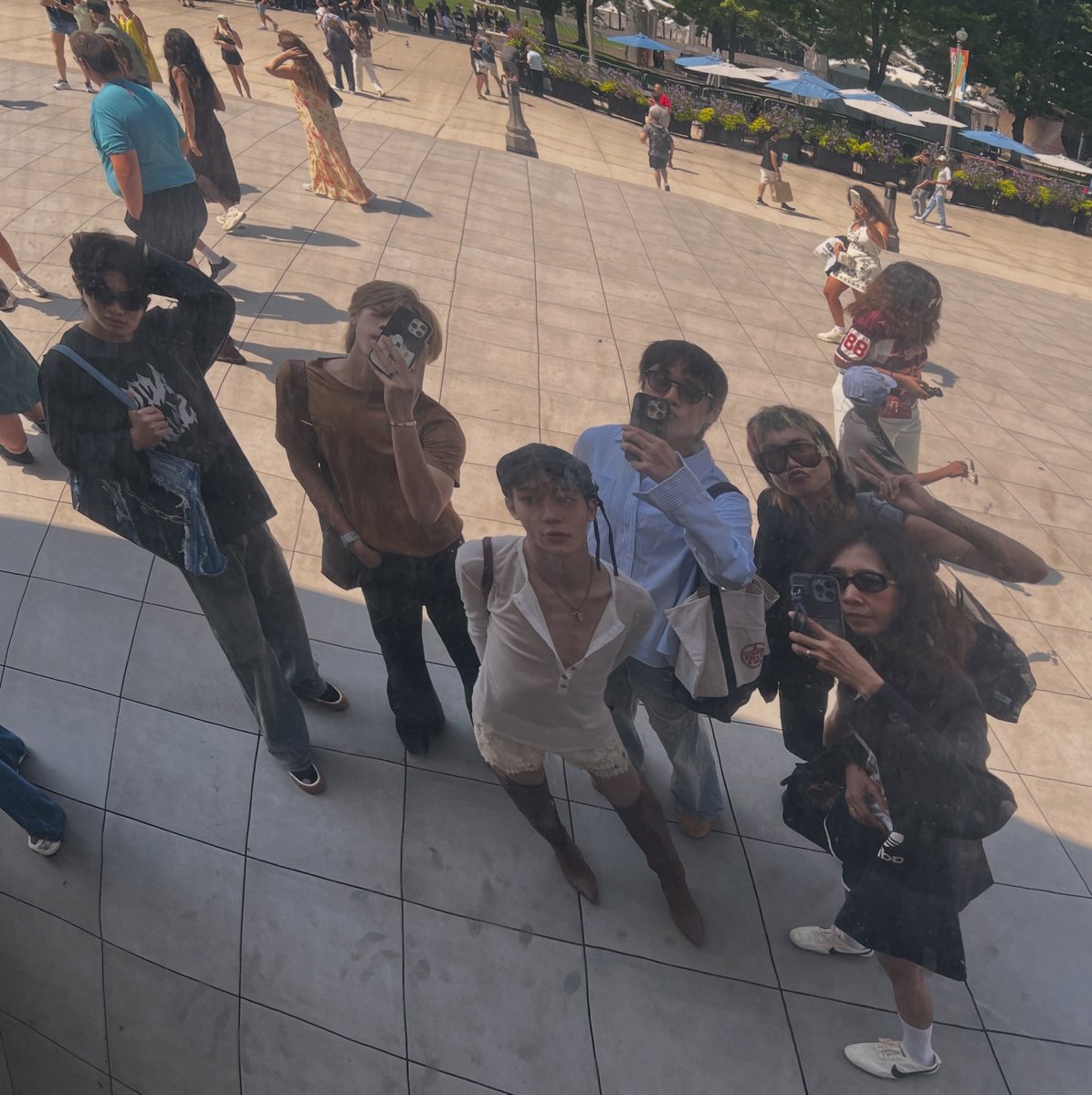 sercodef's tweet photo. เห็นเค้าม้ายยืนเท่ ๆ อยู่ตรงนิ้ 😎 https://t.co/SXJt5XB3Ew