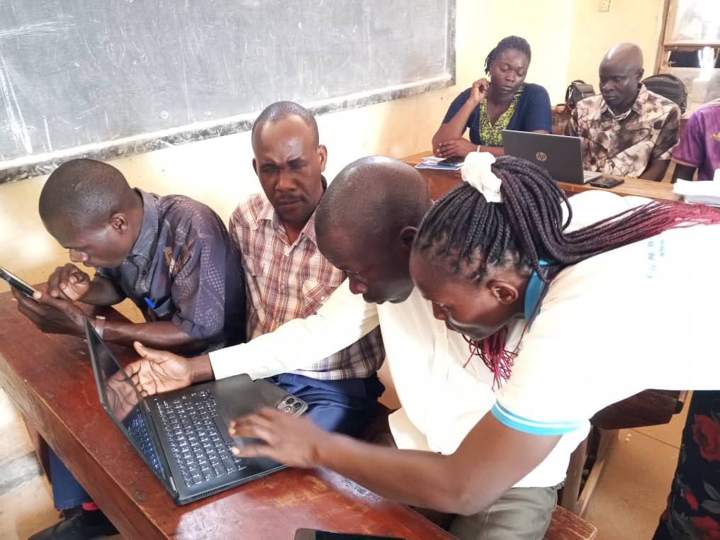Christsmercy's tweet photo. @SurepayLimited holding a Surepay Champions Training at Mbale SS . It's a totally free but well equipped SIMS that every school should onboard for automated sch mgt . https://t.co/qHylR2hRTZ