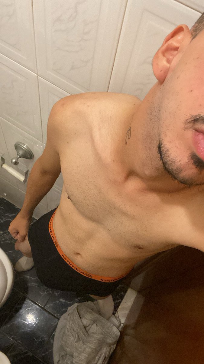 nicks09r79's tweet photo. I bloated a little... 🫦 https://t.co/rziPL9Ges7