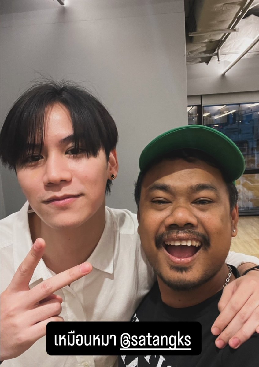 oshkdyhrjljn's tweet photo. Emang cuma phi jo yang sayang winnysatang😭

#วินนี่สตางค์ #WinnySatang https://t.co/FBJnVwVPfv