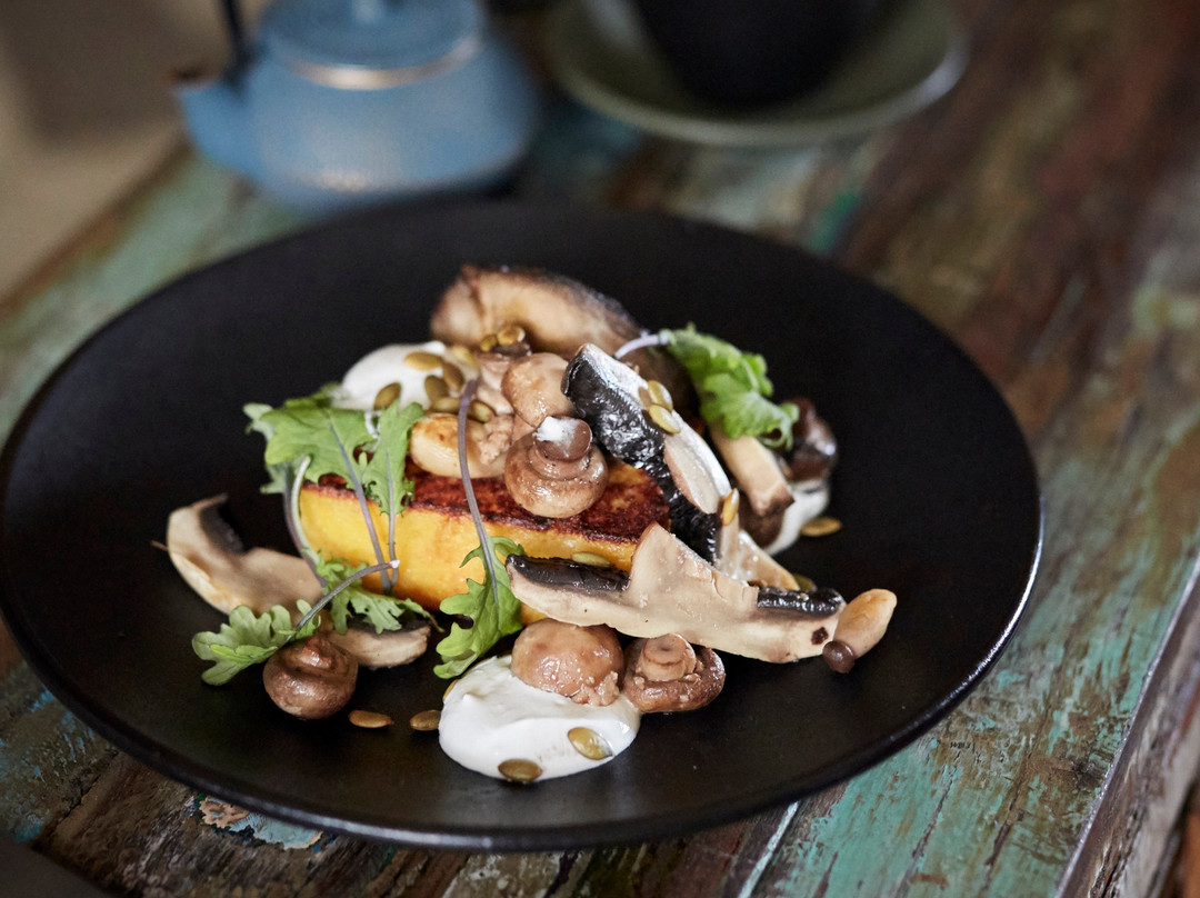 whito336704's tweet photo. Just found the most irresistible truffle mushroom pasta in downtown! Creamy, earthy and perfectly seasoned — already craving my next bite ， https://t.co/NmGMMR0yuR