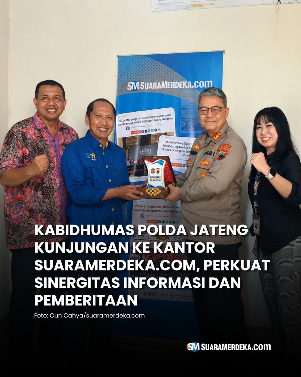 suaramerdeka's tweet photo. Kabidhumas Polda Jateng Kombes Pol Yuliyanto melakukan safari kunjungan kerja ke media di Semarang, salah satunya https://t.co/DkNCeqEylF, Kamis, 27 Agustus 2026.
#suaramerdeka #kabidhumaspoldajateng #poldajateng #sinergitas #informasi #pemberitaan https://t.co/Y9jzhkKLbO