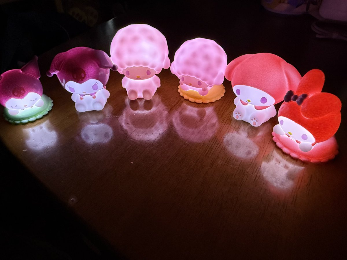 ensaile's tweet photo. ドリームカプセル様の
「サンリオキャラクターズかわいい!
ほわっと光るマスコットライトプレゼントキャンペーン」
当選者2人に当たりました😵😵😵
勢いに乗って🫶🫶🫶
明日のEMODAも
頑張る😵💫😵💫😵💫
#ドリームカプセル
#サンリオ
#マイメロディ
#クロミ
#マイスィートピアノ
#EMODA
#モンチッチ https://t.co/fbZNGL6nlk