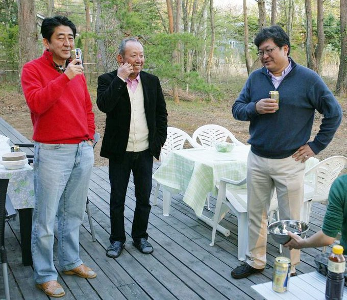 lZW2tfIMFYtnnlz's tweet photo. @jisinjp #萩生田光一 #萩生田文科省 #加計問題 #加計学園 #岡山理科大 #安倍晋三 #安倍内閣
この人泥棒ですよね？   泥棒が憲法変えるなんて大丈夫か？   裏金議員は議員辞職！逮捕！

2728万円も不記載って、あり得ないでしょ❗ それ、裏金、脱税って言うんです📷

安倍晋三、加計孝太郎、萩生田光一 https://t.co/lOS11qpIr1