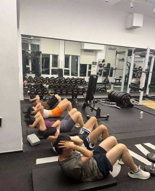 Ykpycll's tweet photo. [Hitting that next level means pushing past what you thought was your limit. Today I don’t just train—I rewrite my own boundaries. Who’s joining ]， https://t.co/BBK0qa3d1y