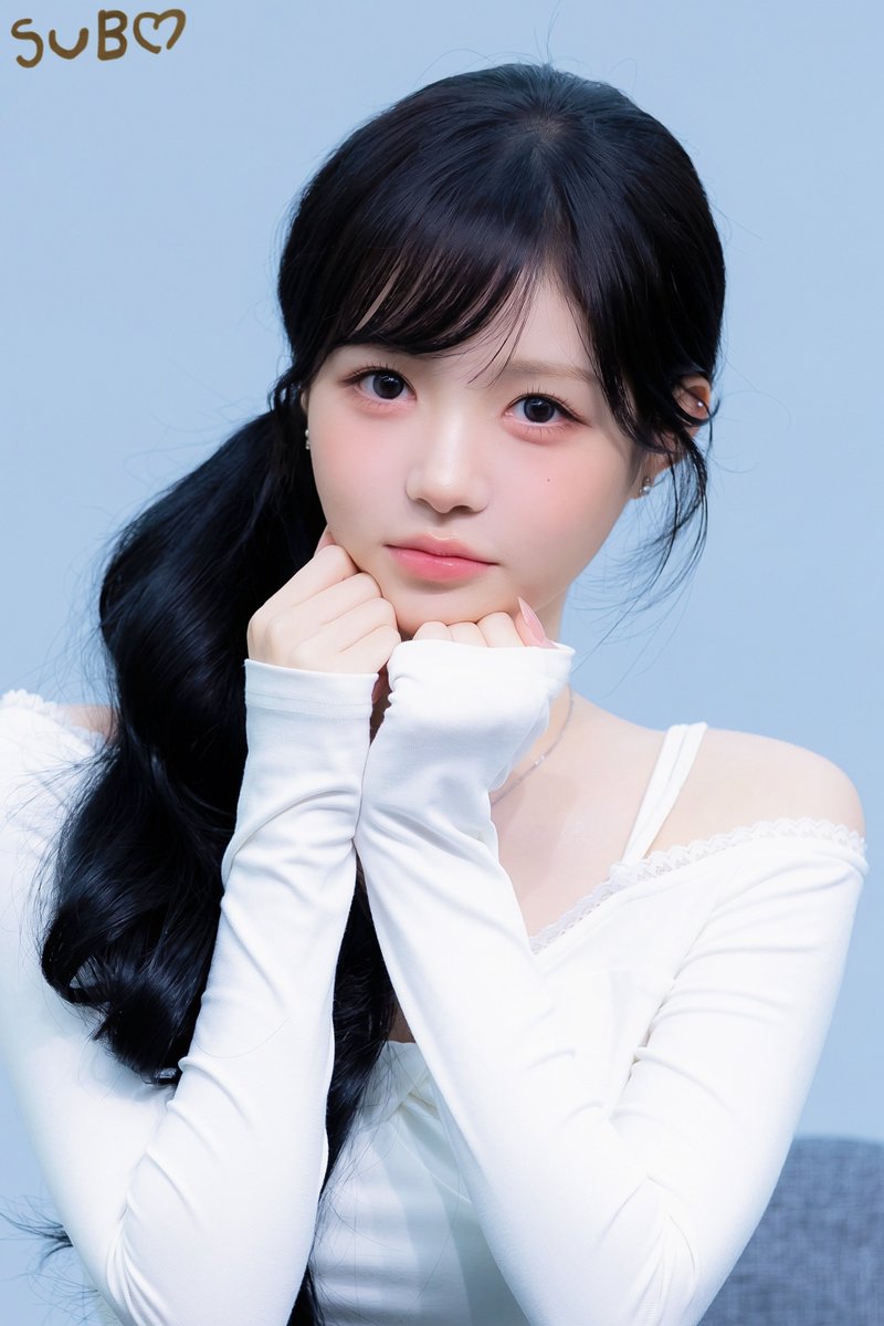 annyeongsubsubs's tweet photo. 260823 HQ 
#김채원 #chaewon #tripleS https://t.co/vgbTQHx5oc