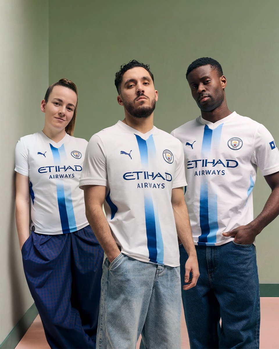 Curtis_peprah's tweet photo. Chelsea 2004-2004 away kit

Manchester City 2026-2027 away kit https://t.co/9SUJDRvfKM