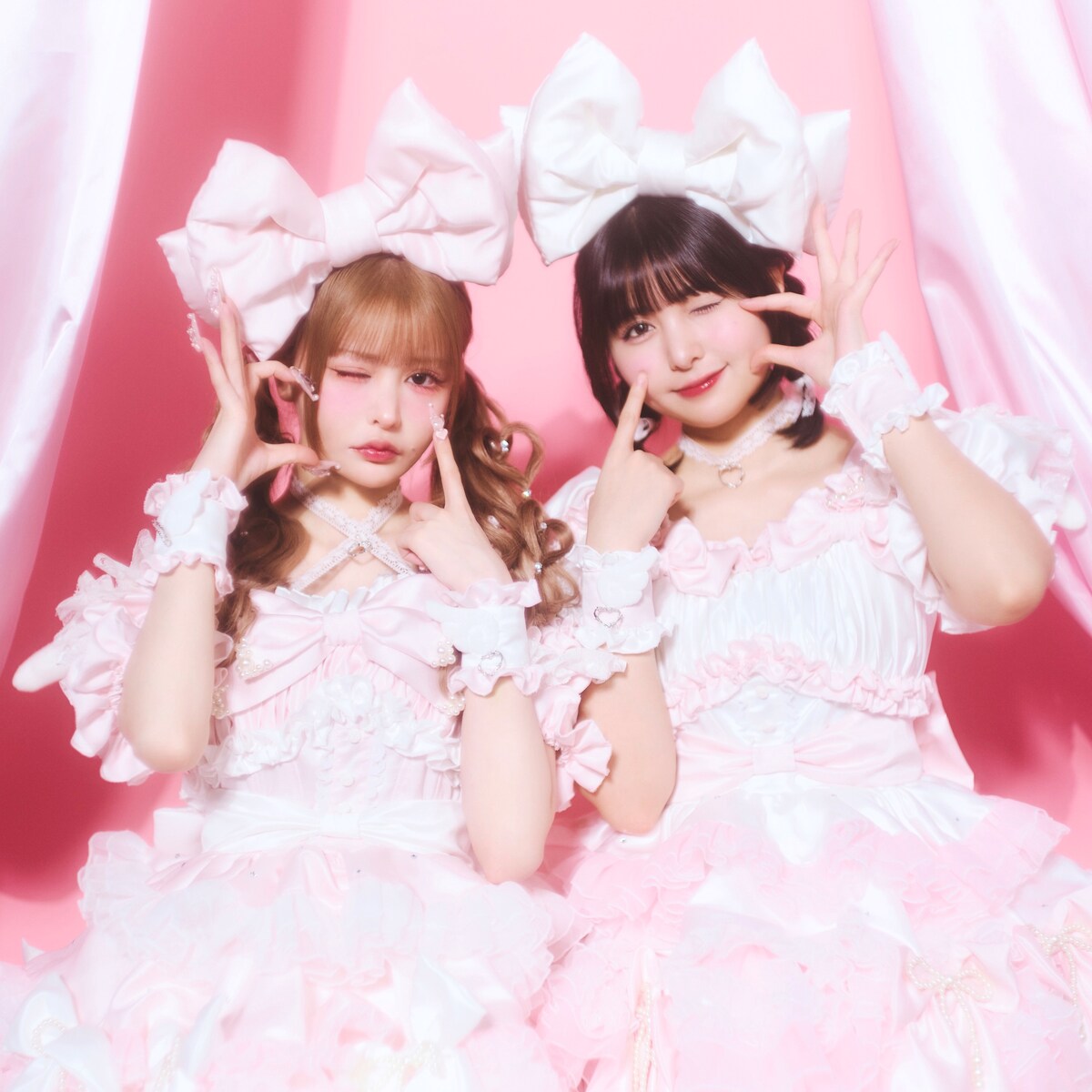 natalie_mu's tweet photo. 戦慄かなの×頓知気さきな＝femme fatale、
ひさしぶりに新曲発表
https://t.co/9SX4eHIFTX

ファンタジックなMVも公開 https://t.co/xyWtJuk9ME