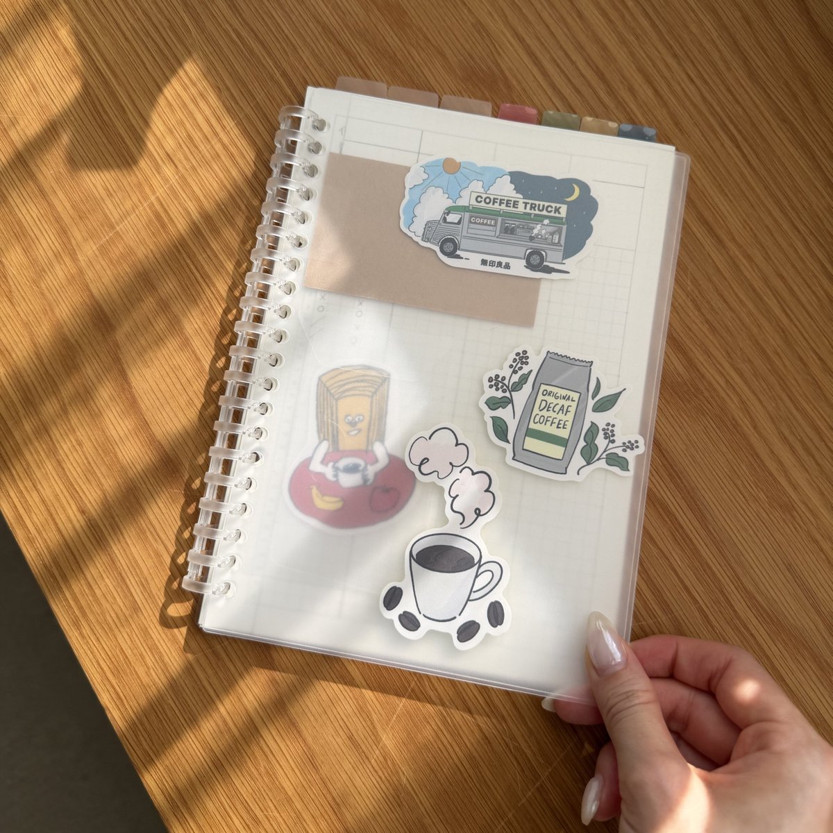 muji_net's tweet photo. ステッカーやポストカードなどを入れて、自分好みにカスタマイズできる表紙が新登場。

https://t.co/2cFHXoa22K https://t.co/lvD4NZWiaG