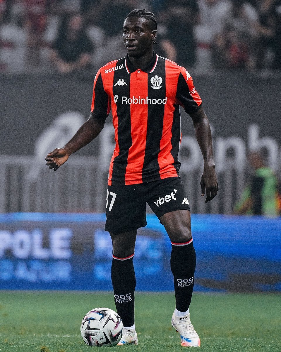 FenerSpace's tweet photo. Fenerbahce and Nice reached an agreement about the transfer of Kojo Peprah Oppong.

22 y.o defender will fly to Istanbul to finalize the deal. https://t.co/Ii4VVA87t2