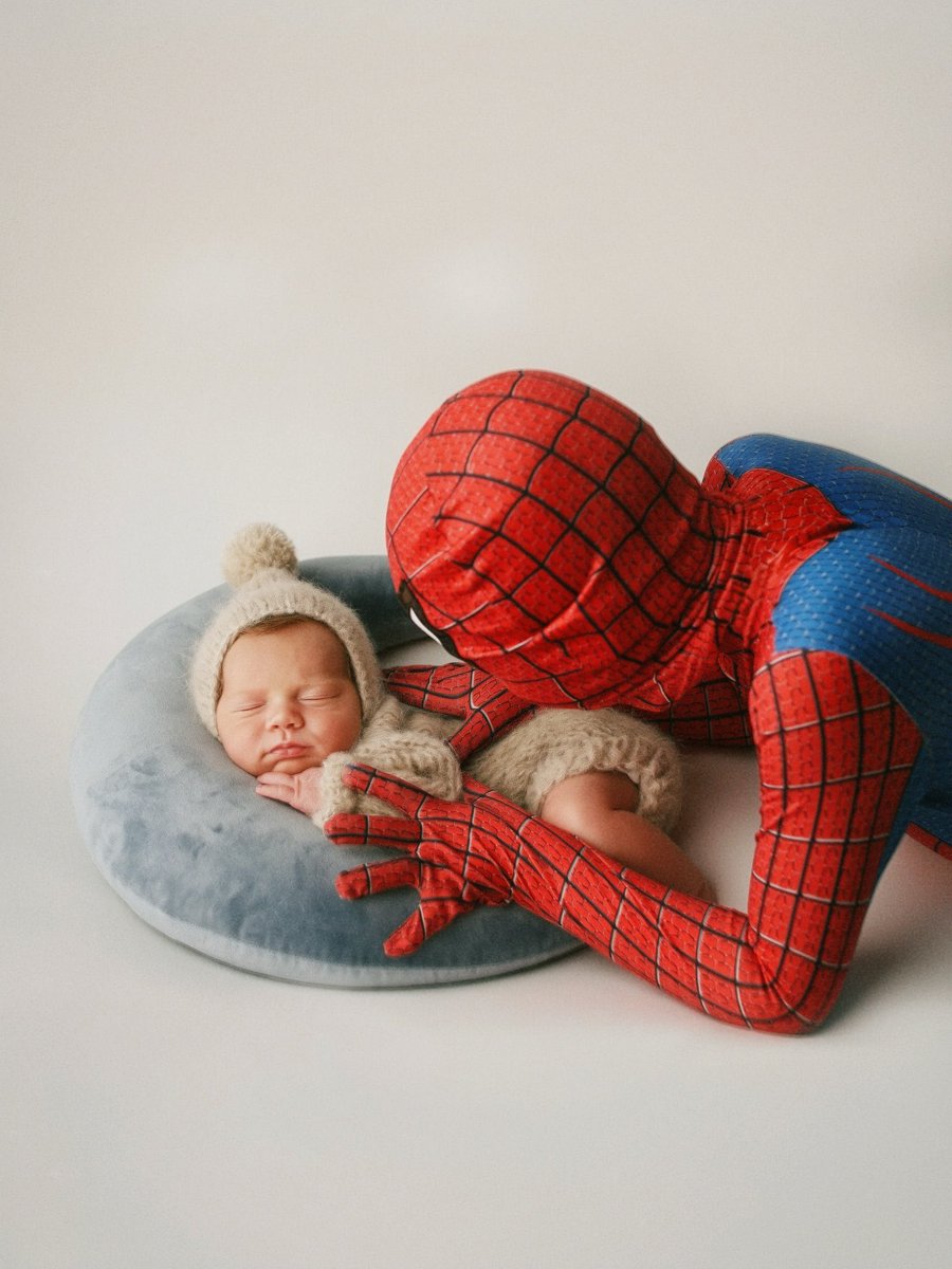 CultureStacked's tweet photo. This family took “Spider-Man family” to a whole new level. 🕷️❤️ https://t.co/5RqAimk9OR