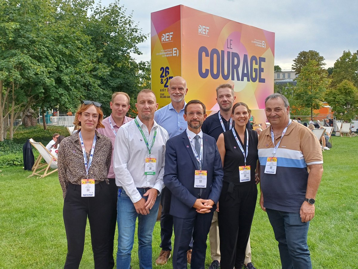 Nico_Lacroix52's tweet photo. Rencontre des Entrepreneurs de France #REF organisée par le @medef. 
Aux côtés des entrepreneurs de @est_medef et de @LaHauteMarne présents pour rappeler le soutien des collectivités et la nécessité urgente d'alléger les normes.
#lecourage https://t.co/CpTUbYJRWp