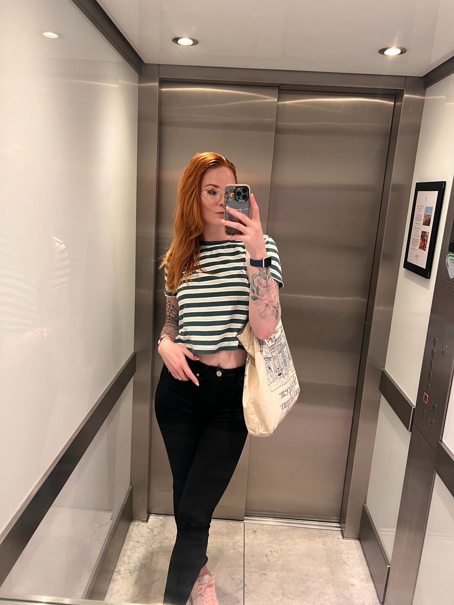 Summer_date's tweet photo. Slowly bringing myself back online. 

With an almost fully stacked October I can’t wait to be back 🥰

Let’s make November even better 💌💋 https://t.co/eWAXDr4UlU