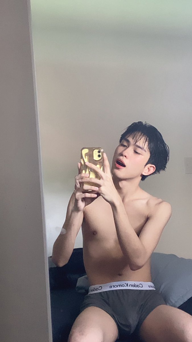 Yuriholyfvck's tweet photo. Hi baby 👋🏻 https://t.co/dOy0X7bfMH