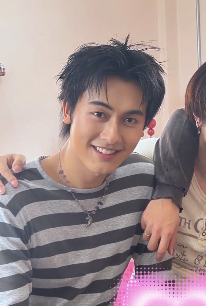 aebigorn's tweet photo. คีเวิ้ด ผิวแทน ม๋าเด้ก หล่อ ยิ้มหวาน https://t.co/kiQEDuI75H