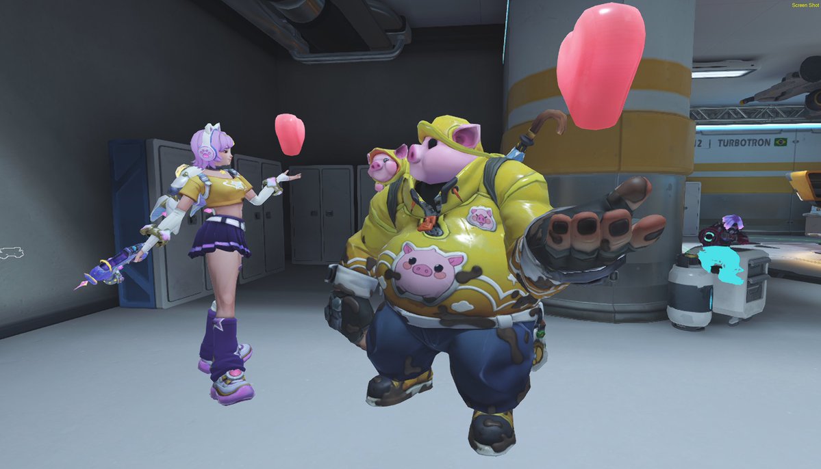 GolDBloth's tweet photo. She fking cropped me out of the Pic oml https://t.co/vlPqQoSKQd