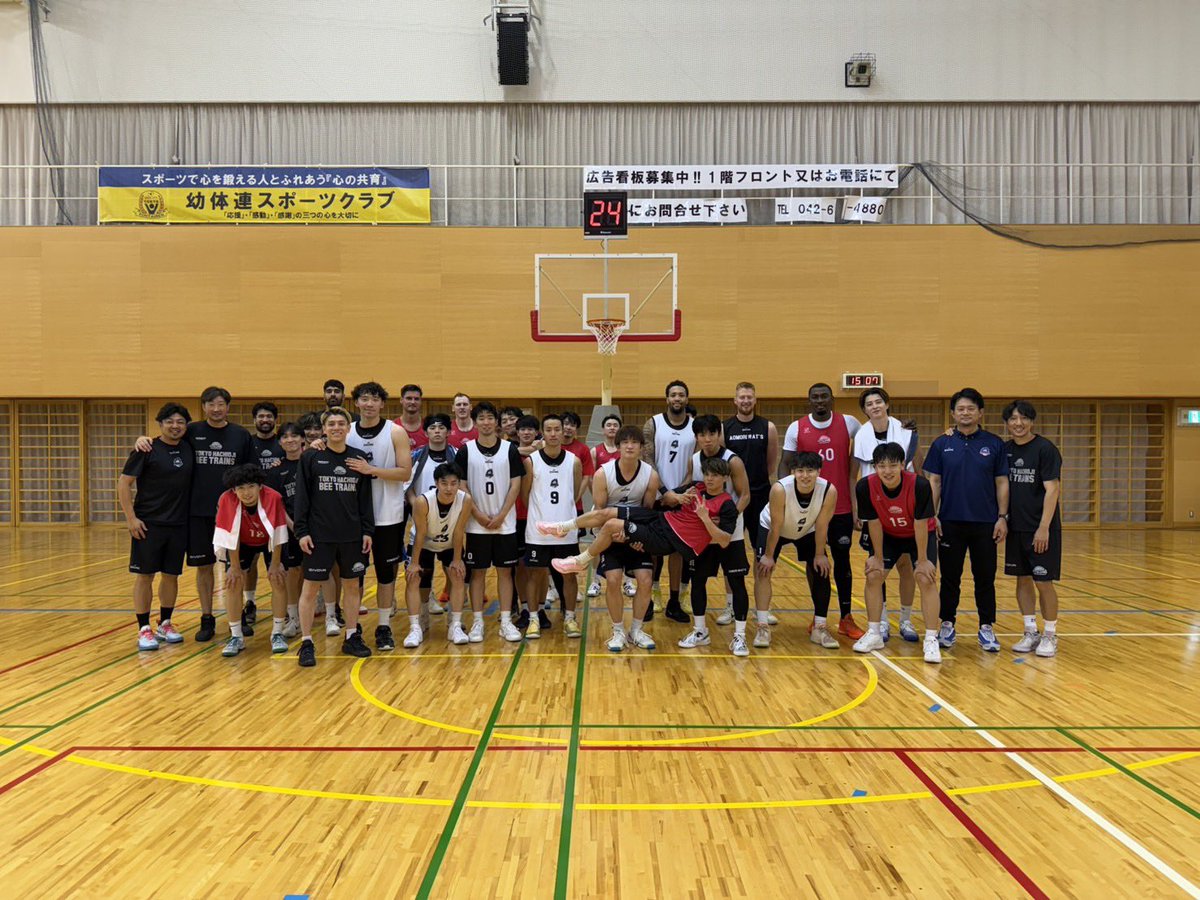 aomori_wats's tweet photo. ／
REPORT🏀
＼

本日、#東京八王子ビートレインズ との練習試合を実施いたしました🔥
※試合結果やスタッツは非公開とさせていただきます。

本投稿の写真は東京八王子ビートレインズ様にご提供いただきました📸

今シーズンは対戦の機会がありませんが、お互いに素晴らしいシーズンを過ごしましょう🤝❤️

東京八王子ビートレインズの選手・スタッフの皆さま、ありがとうございました🚃🐯

@hachiojitrains 
#青森ワッツ