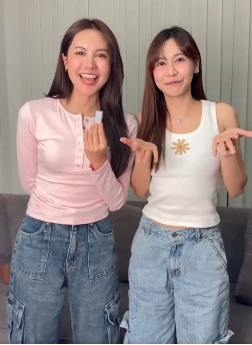 BfcJune's tweet photo. แต่งตัวเหมือนแฟน เอ้ย! แฝด กันเลยง่ะะะะ🫣

#น้ำหนึ่งเนย #NamneungNoey https://t.co/1Z58wHvZGg