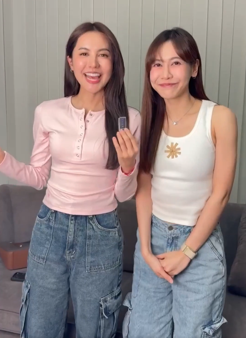 BfcJune's tweet photo. แต่งตัวเหมือนแฟน เอ้ย! แฝด กันเลยง่ะะะะ🫣

#น้ำหนึ่งเนย #NamneungNoey https://t.co/1Z58wHvZGg