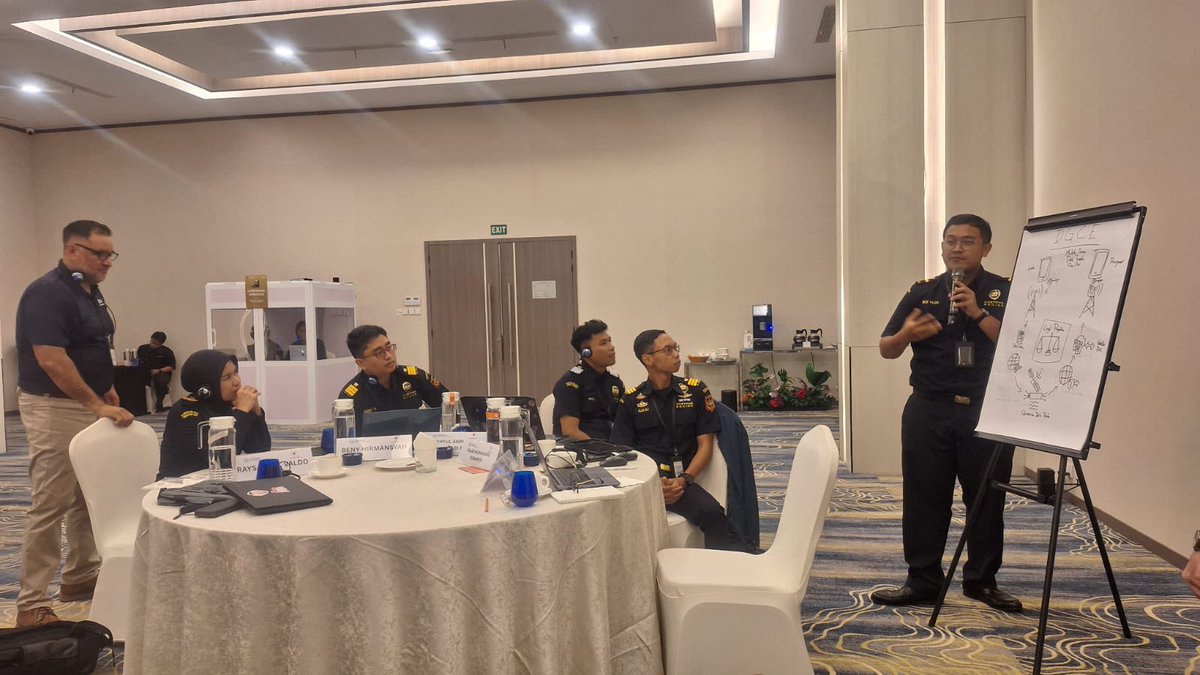 UNODC_BMB's tweet photo. From 26–28 August in Batam 🇮🇩 , @UNODC_BMB, with the support of 🇯🇵  @JapanMissionVie is delivering Maritime Digital Evidence Training for four 🇮🇩 maritime law enforcement agencies, enhancing practical capabilities in handling digital evidence for maritime crime investigations. https://t.co/rWsuQWHx3c