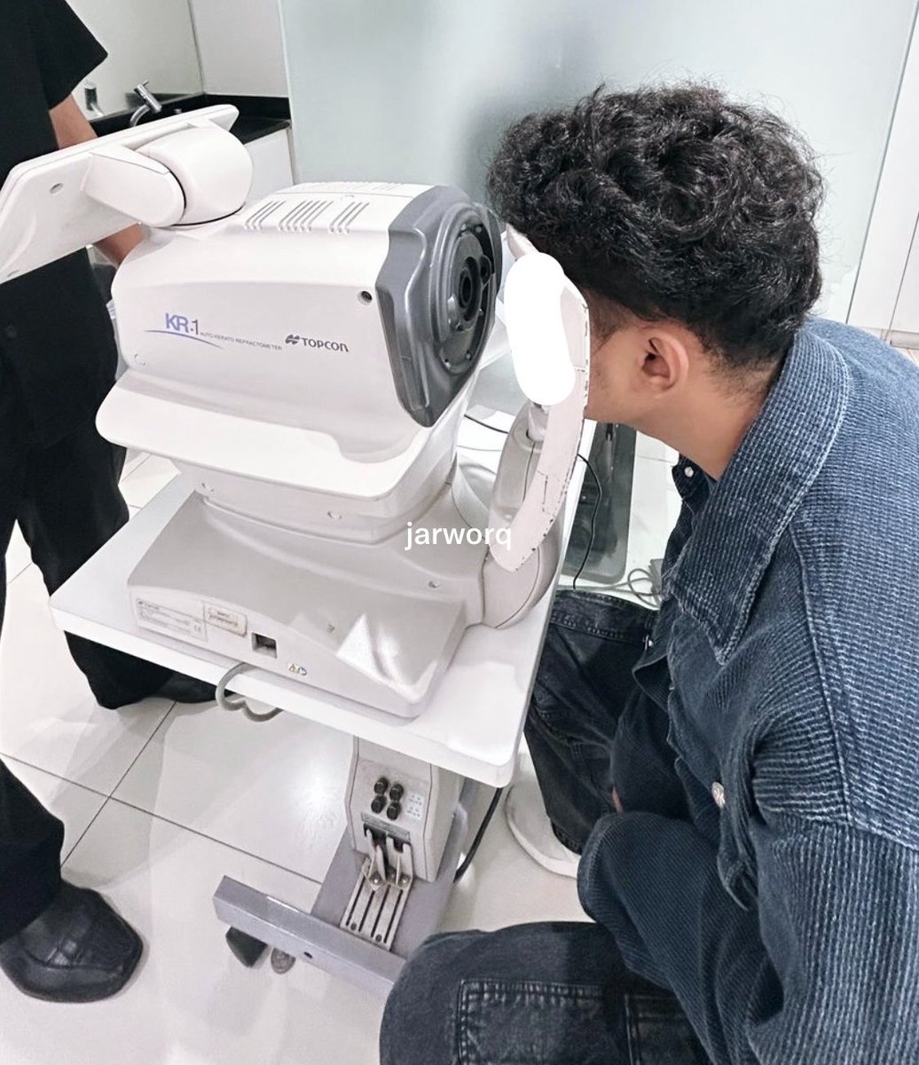 jarworq's tweet photo. salut banget mata ku masih sehat di usianya yang sudah seperempat abad ini. semoga dia tidak menyerah sampai nanti waktunya tiba. https://t.co/lgLkrNLNBv