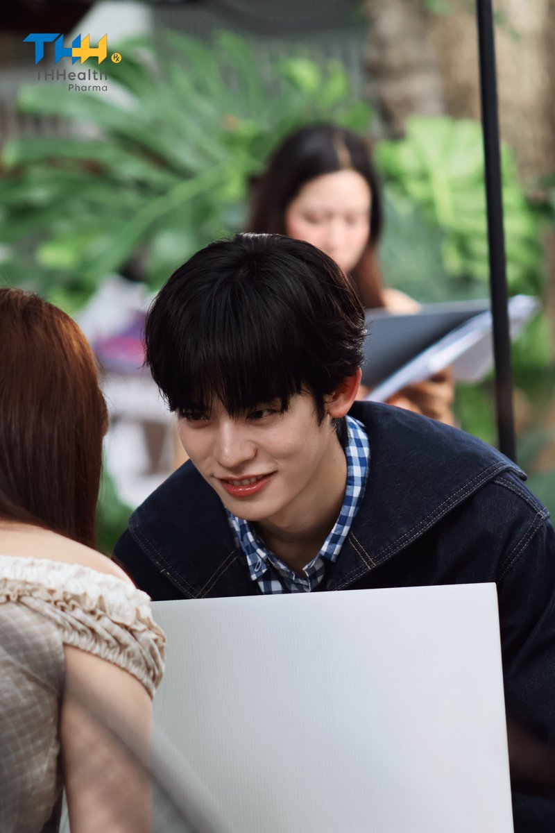 THHealth_Pharma's tweet photo. หล่อ น่ารักขนาดนี้ แค่สบตาก็เขินมือสั่นแล้ว 😆😆

VONE Electric : LOST IN THE CAMP WITH POR 🐻‍❄️

#VONEElectricXTHHealth
#VONEElectric #VONExPOR #PORSuppakarn #LostInTheCampWithPor https://t.co/sLwBJWyqo5