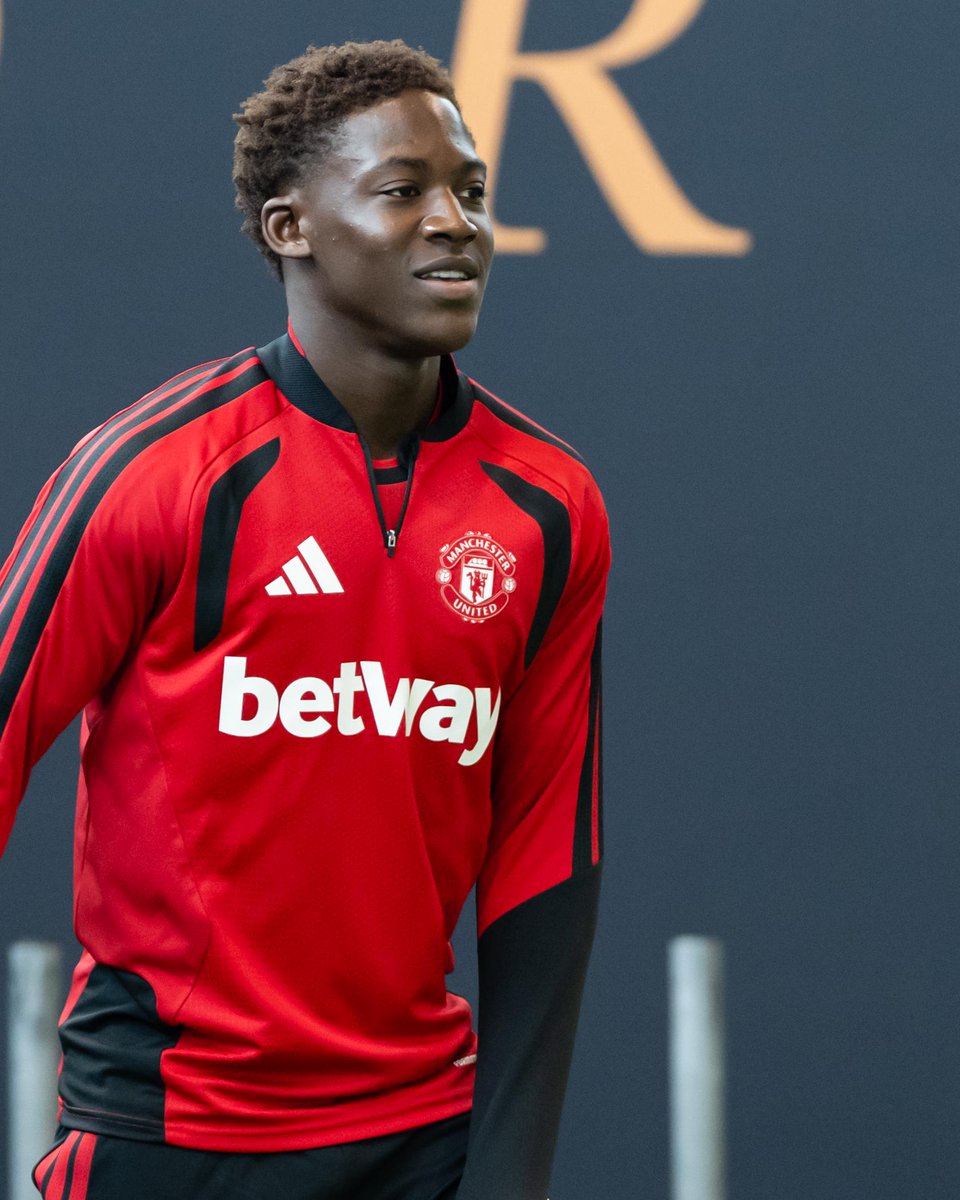 ManUtd's tweet photo. Kobbie 🔥 https://t.co/fu8B5gKjDM