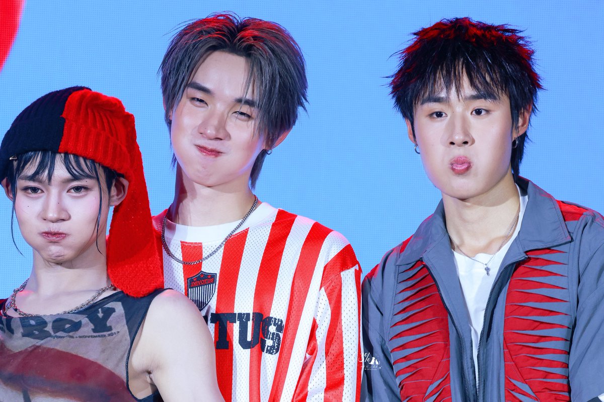 1620_03NH's tweet photo. 260826

MAKRO X LYKN AT SIAM
#LYKN_RakMakMakro

@nnutdan 
@hongshihoshi03 
@realxlg 

#nnutdan 
#hongshihoshi 
#Lego_Rapeepong
#LYKN https://t.co/6DJJ5GoT5E