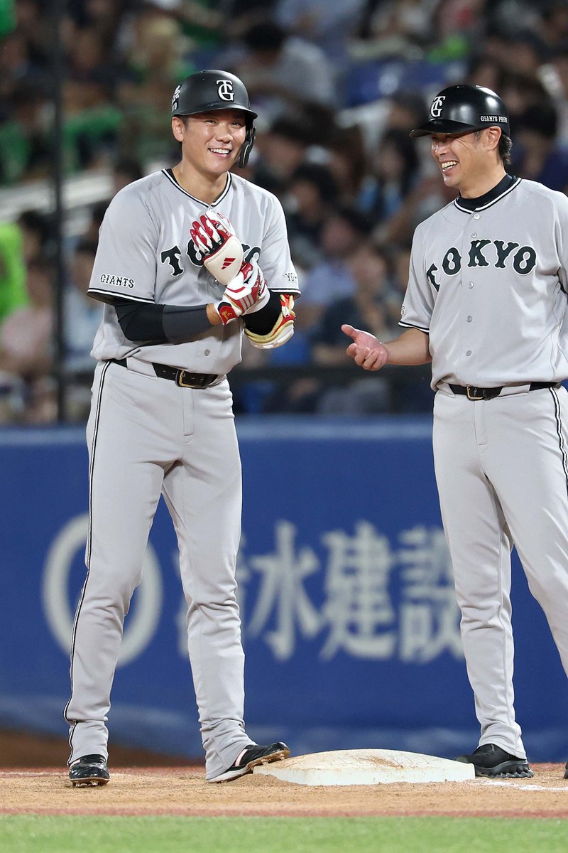 TokyoGiants's tweet photo. 【二回表】巨人 7-1 ヤクルト

2死一・二塁から #坂本勇人 選手が、センターへ適時打を放ち7点目👏 https://t.co/GZMIrDkYcd