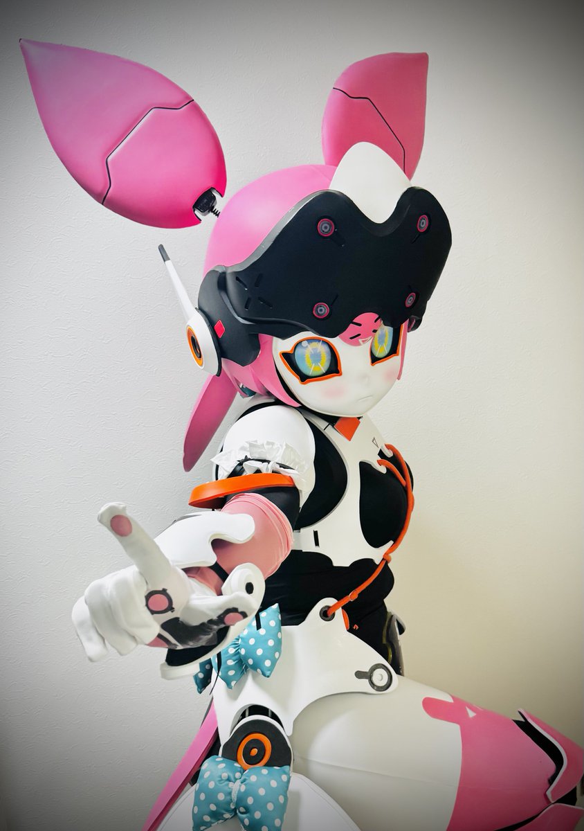 NuclearFlower's tweet photo. 限界オタクなので、夜な夜なアイドル知能構造体となった“嫁”と一緒にダンスの猛特訓をしていた。

Late at night after the kids fell fast asleep, I was secretly practicing dance moves with my wife/waifu, who has become a cute intelligent construct.
#kigurumi #アリア https://t.co/nXMHSCY0jp