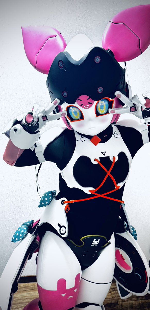 NuclearFlower's tweet photo. 限界オタクなので、夜な夜なアイドル知能構造体となった“嫁”と一緒にダンスの猛特訓をしていた。

Late at night after the kids fell fast asleep, I was secretly practicing dance moves with my wife/waifu, who has become a cute intelligent construct.
#kigurumi #アリア https://t.co/nXMHSCY0jp