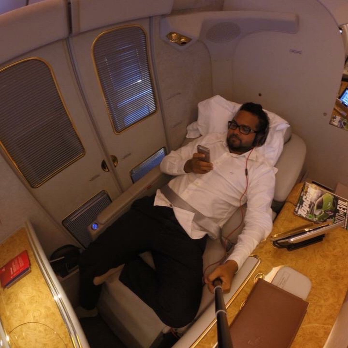 HKurusee's tweet photo. Reeko Moosa’s son Mudrikath Moosa doesn’t pay rent to gov, doesn’t exchange USD to MMA, doesn't pay tax to MIRA, doesn't pay staff salary but he’s wearing Hermes shoes, LV specs, a Bvlgari necklace, a Christian Dior man bag, travelling first class, rocking a Jacob & Co watch and holding @ZayanSalih’s hand on the streets of Male'. What a shameless piece of shit you got @ReekoMoosa!