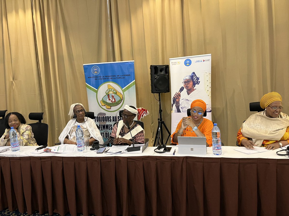 AUC_OSEWPS's tweet photo. The first day of the meeting with #Sahel women consisted of expert presentations on the security situation in the Sahel and Coastal countries, high-level panel, and experience-sharing with women coming from across the region.
#WPSAgenda #Sahel https://t.co/WU0mEcFBNA