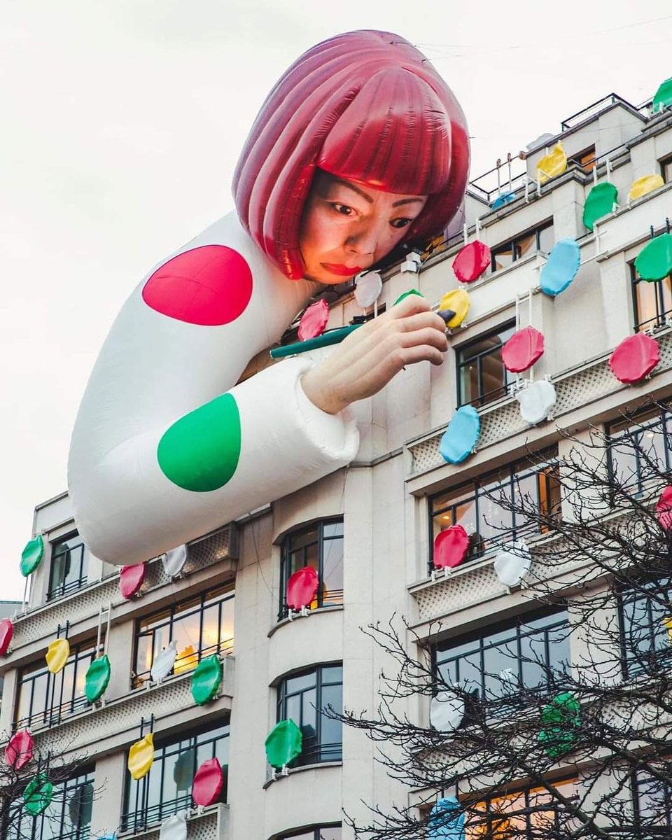 lopedetoledo's tweet photo. Hay personas que no saben vivir sin crear.

Yayoi Kusama fue una de ellas. 97 años después nos ha dejado el mundo lleno de lunares, calabazas, espejos infinitos y una obsesión por la belleza que no soltó ni en sus últimos días.

Hasta siempre, Yayoi. https://t.co/VHnbC38Efr