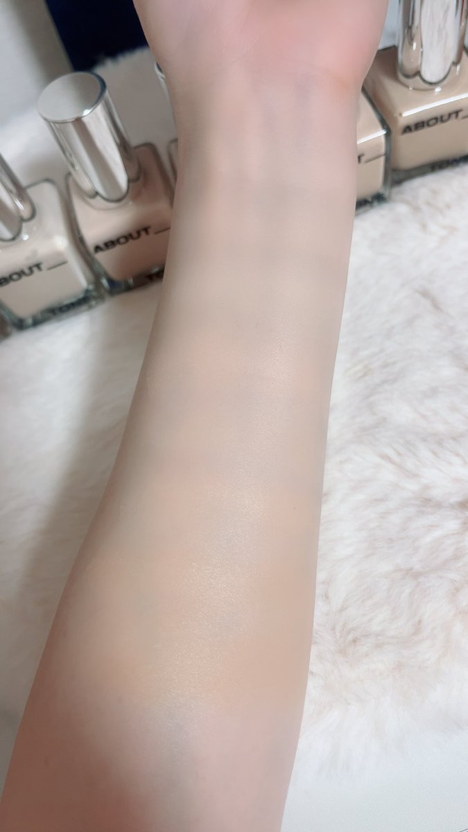 MomonBeauty's tweet photo. ＼素肌のように薄く密着／
透明感あふれる陶器肌

オススメ
✔️素肌感は欲しいけどカバーはしっかりしたい方
✔️メイク崩れしたくない方
✔️夏でも程よくツヤが欲しい方

9月Qoo10メガ割でお得に買えるよ😘

#PR #ABOUTTONE #アバウトトーン
#スキンレイヤーフィットファンデーション #ファンデーション https://t.co/2y6HO4zp5B