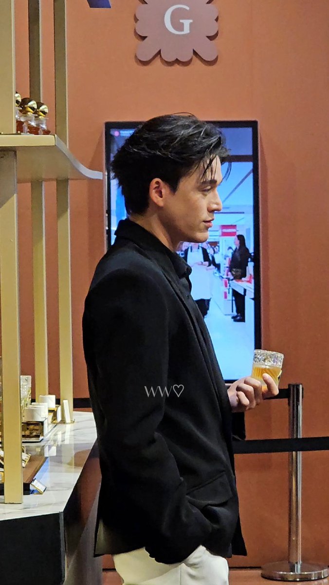 janfeb_'s tweet photo. เดรสสสส กวินมุมข้างหล่อมาก ㅠㅠ

GAWIN X KILIAN AT CBA 2026
#KilianParisxGawin
#KilianParis #GawinCaskey https://t.co/5IWsiRu54d