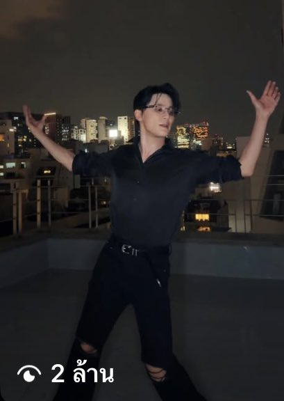 xiajunsuland's tweet photo. 2 ล้านวิว ใน 20 ชั่วโมง 🎊 #จุนซู #BAD

จุนซูบอกว่าเพิ่งถ่ายคลิปนี้เมื่อคืนหลังเล่นมิวสิคัลจบ เต้นที่ดาดฟ้าของบริษัท เขาเพิ่งลองเต้นเพลงนี้เป็นครั้งแรก ถ่ายไปทั้งหมด 4 ครั้ง
https://t.co/4tyduaQTan https://t.co/2XRxOFWwfp