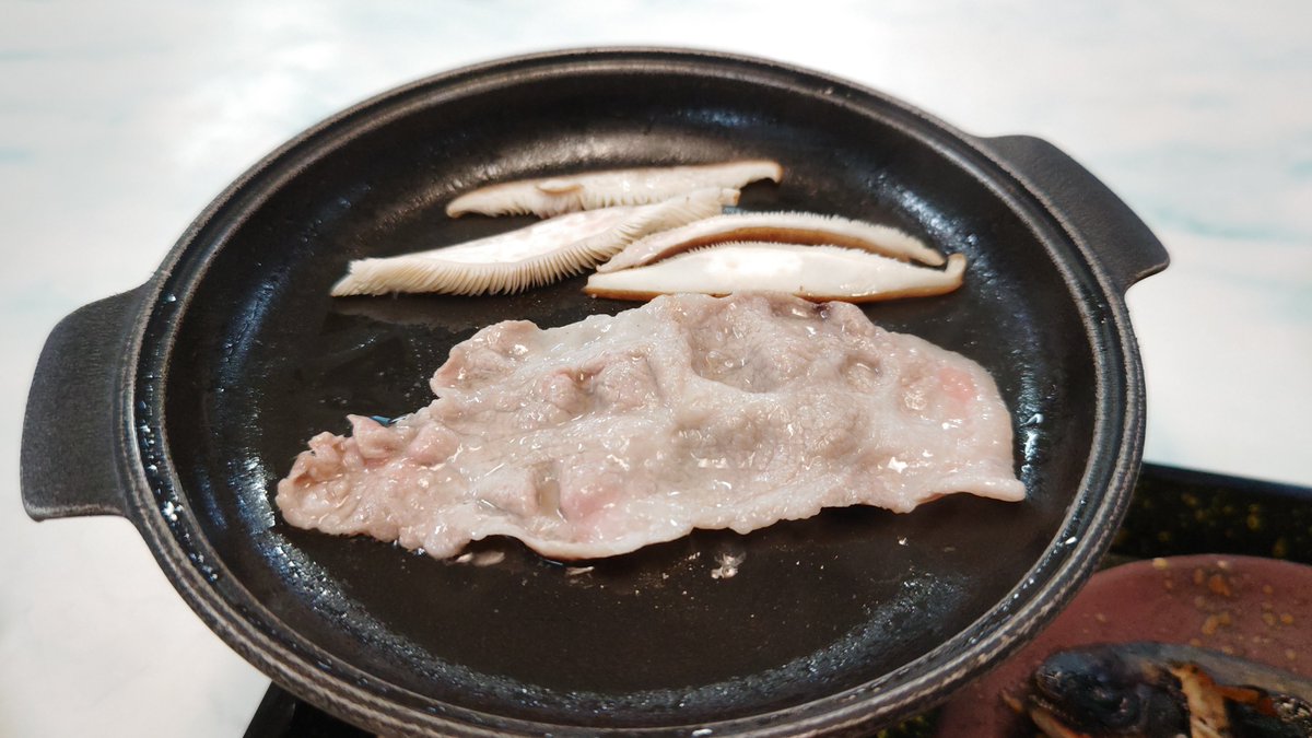 kishy01's tweet photo. 晩ごはん＼(^o^)／

メインは焼きシャブ

今日もホヤが出たけど、蒸し（？）だったようでなんとかクリア😅

でもやっぱり好きになれん🥸 https://t.co/s3iTFkqssp