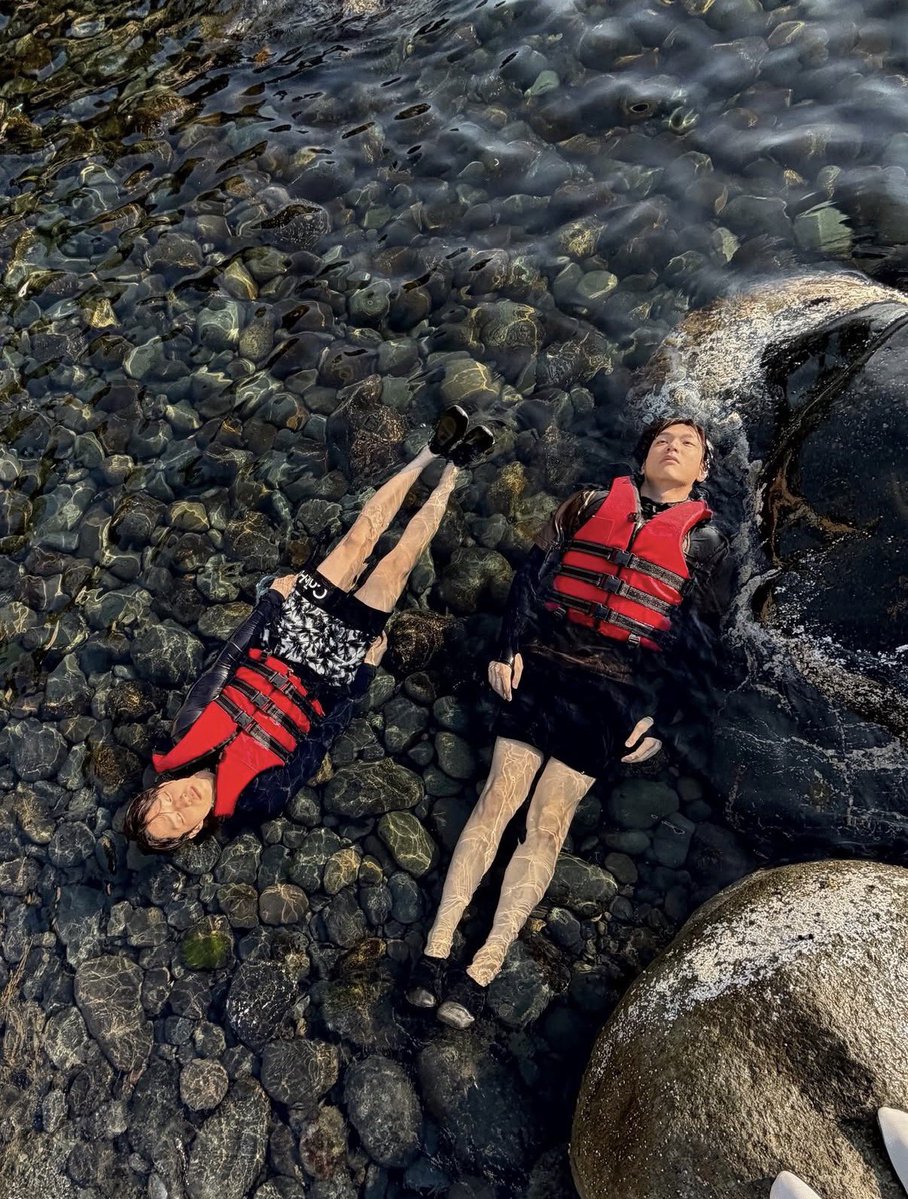 nenbbo5's tweet photo. 아 이 물아일체짤들 왤케 귀엽지 진짜
너무 웃어서 잇몸 다 마름 ◠ ◠ https://t.co/hY1lWk3WbT
