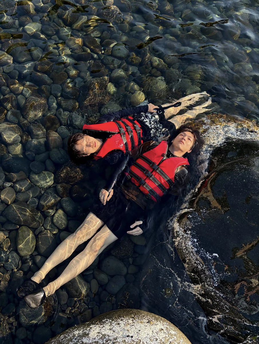 nenbbo5's tweet photo. 아 이 물아일체짤들 왤케 귀엽지 진짜
너무 웃어서 잇몸 다 마름 ◠ ◠ https://t.co/hY1lWk3WbT