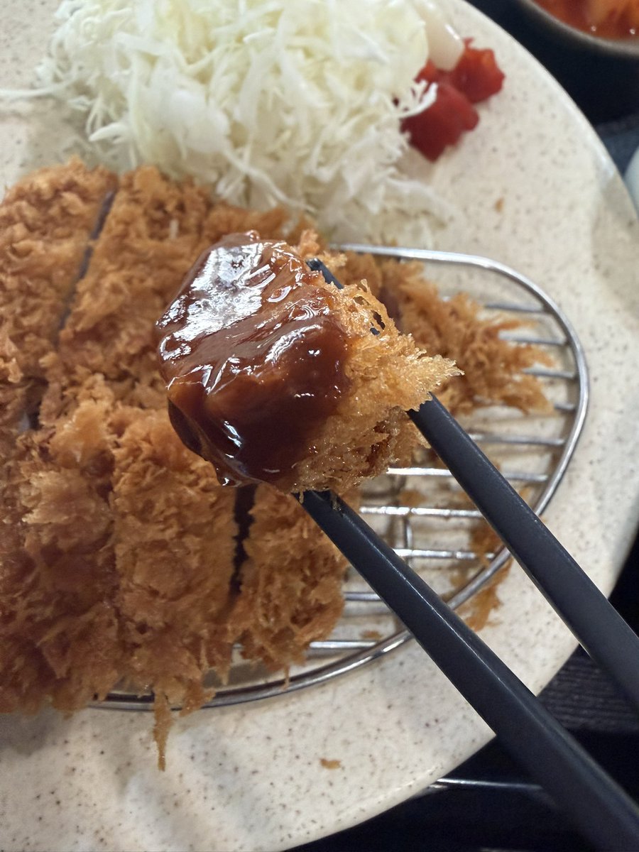 btc_tory's tweet photo. #토리밥
아까 저녁은 히레까스.

정갈한 한상. 부드러운 안심살 튀김, 

소스에 콕찍어서 한 입.

맛저.😋 https://t.co/94nbenr4RW