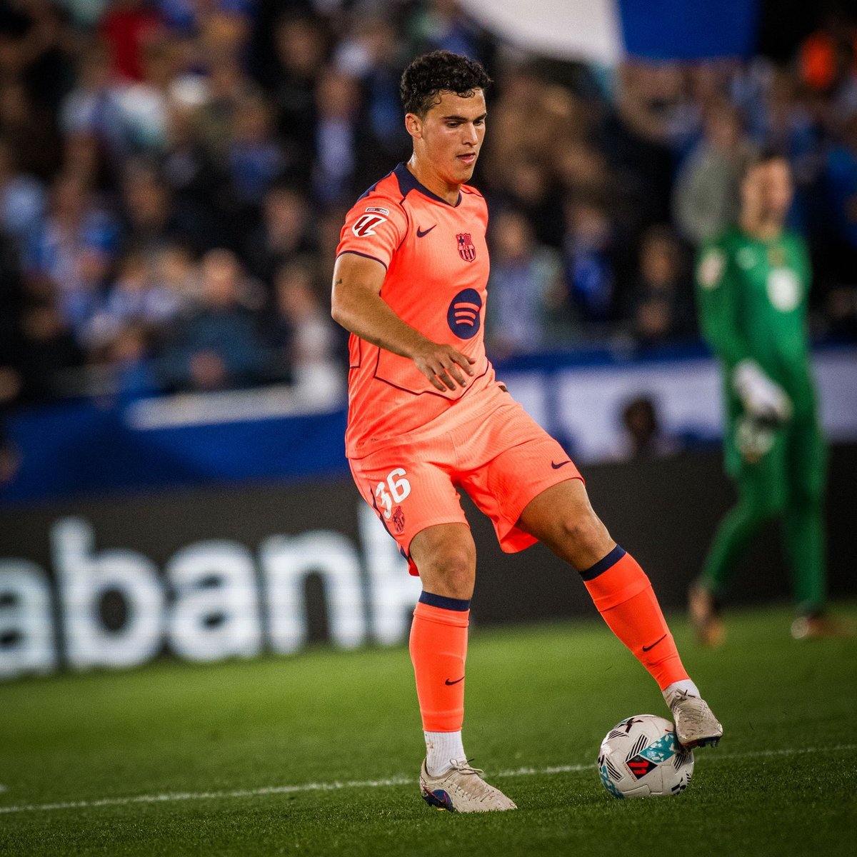 RuangBarca's tweet photo. 🚨 Álvaro Cortés selangkah lagi bergabung dengan Royal Antwerp. 

Kepindahannya akan segera terjadi.

— @MatteMoretto https://t.co/Zo7JPscxr4
