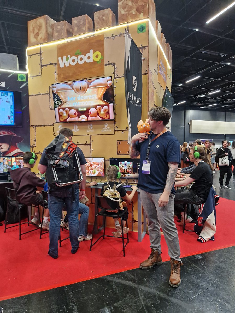 YulliaProhorova's tweet photo. Hey hey, #Woodo is at #gamescom with almost the whole game! 🥳

Unfortunately, we can’t be there in person because we’re busy polishing the game for you. But if you’re lucky enough to be at Gamescom, come at our booth! 
✨ Hall 10.2 ✨

P.S. The happy guy in the photo is our producer from the publisher. If you meet him, say hi — he’s nice! 😄💛