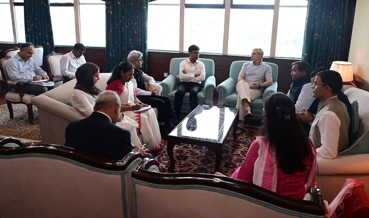 CM_JnK's tweet photo. Dr. M. Srinivas, Hon’ble Member, NITI Aayog, called on Chief Minister Omar Abdullah today at the Civil Secretariat, Srinagar.

The meeting featured discussions on Jammu & Kashmir’s developmental priorities and strengthening cooperation with NITI Aayog to accelerate inclusive and sustainable growth.