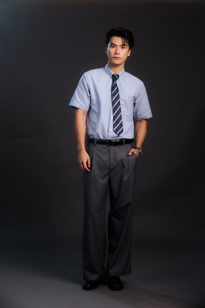 ohmieeeeee's tweet photo. Finally we meet ARNUT and the formals have me supremely intrigued about the character he is potraying🫠🫠🫠🫠

#GunShotSeries #ohmpawat https://t.co/5V3eXiaV2r