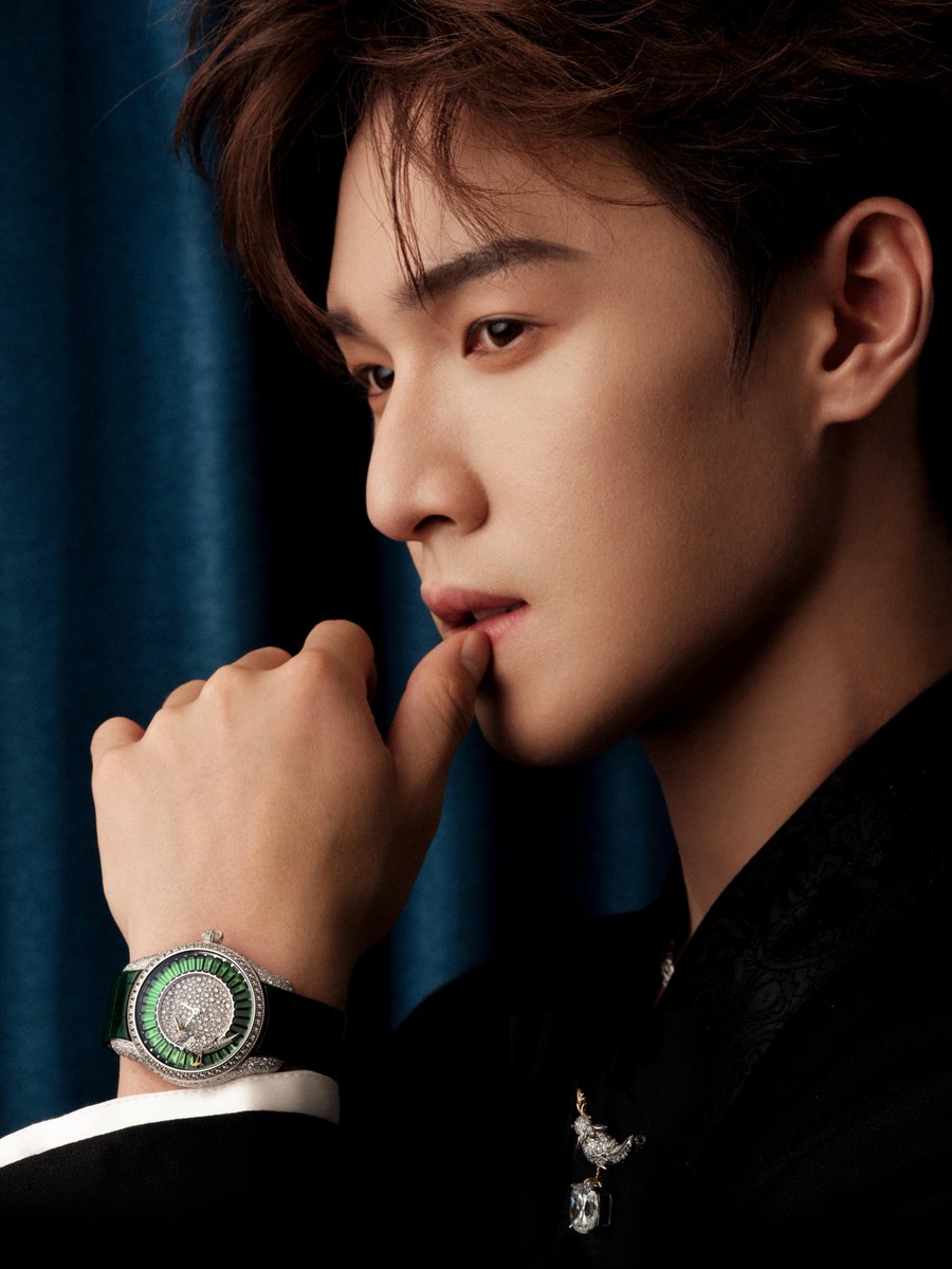 p1nenamu's tweet photo. 260827 Tiffany &amp; Co. 웨이보 🆙

#이윤예 #李昀锐 #LiYunrui https://t.co/lRy7VMfrJg