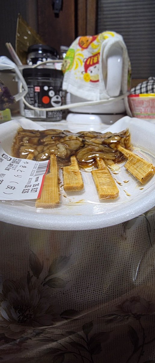 kenchi8119's tweet photo. 焼き鳥レンチンしたら真空パックになってたw https://t.co/YCXUUbc6Uy