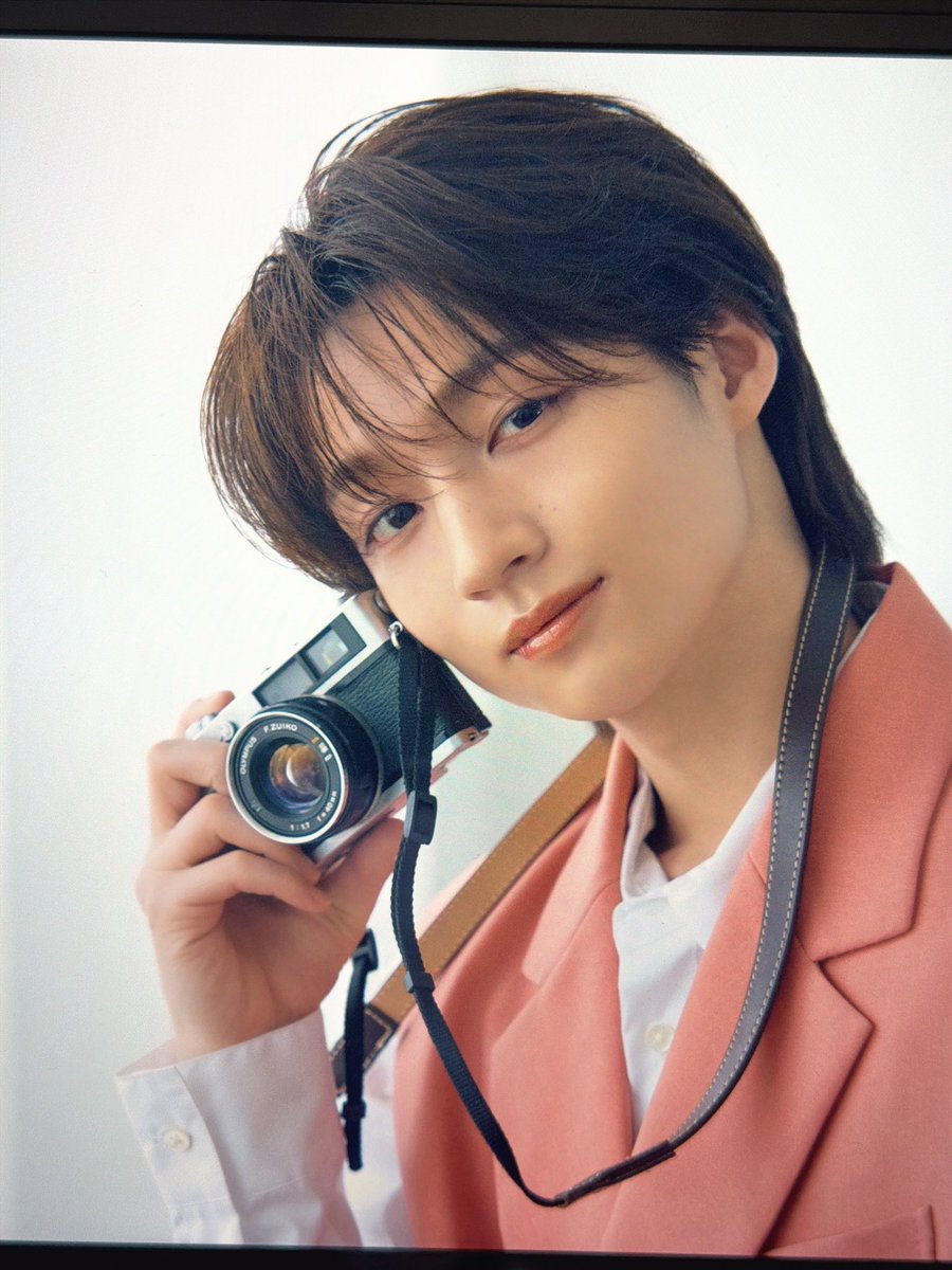 shigariku_mg's tweet photo. 🌟オフショット🌟

CM NOW BOYSさん撮影の時に📸
ピンクに包まれて新鮮でした笑

そして気づけばフォロワーさんが
3万人に…！
いつも応援ありがとうございます！

 #志賀李玖 https://t.co/ANULEuoZ4n