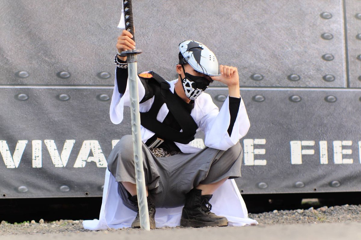 Namiu__17Hy0UG's tweet photo. #最近繋がった人は知らないコスプレ
最近繋がった人が多いので
創作コスだけどこんな事やってました https://t.co/5LJQhoNcT4